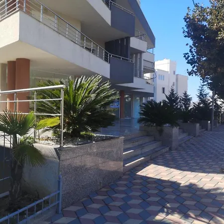 Apartment Paradise *